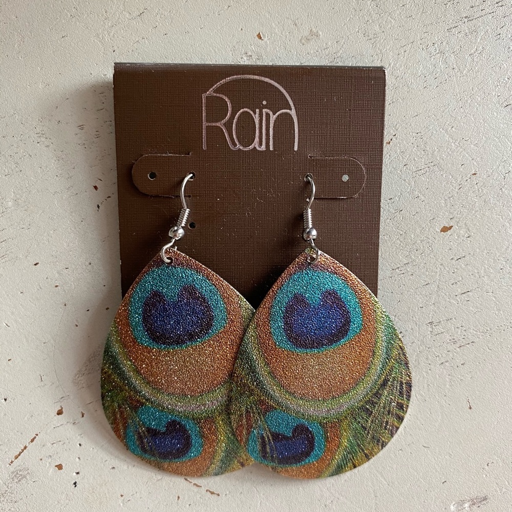 Peacock feather metal earrings